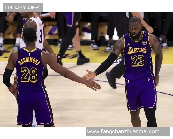 湖人快船揭幕赛精彩对决引爆新赛季篮球激情与期待